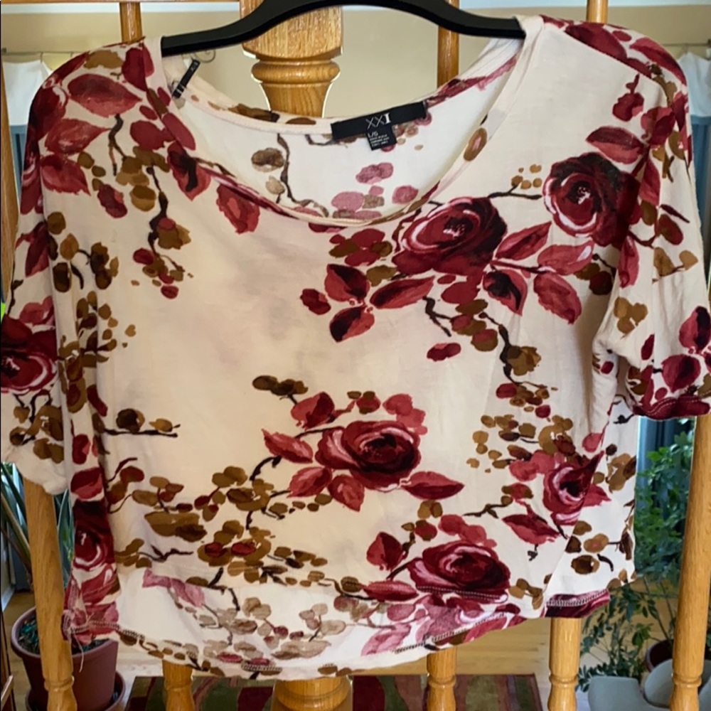 Forever 21 Colorful cream slightly crop top!